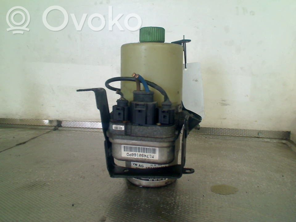 Volkswagen Polo V 6R Ohjaustehostimen pumppu 