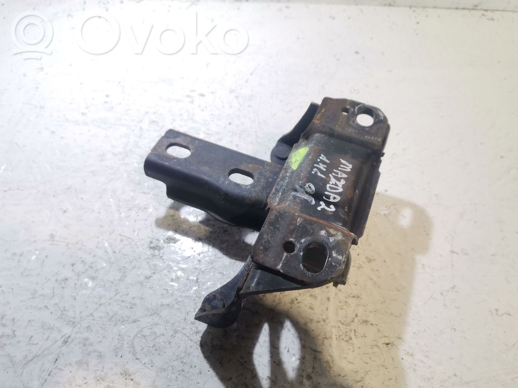Engine mount bracket   D65139070