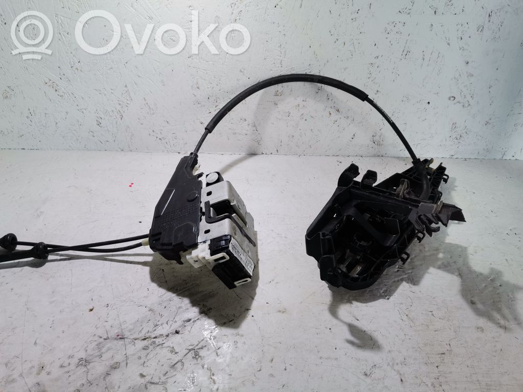 Chrysler 200 Zamek drzwi tylnych 