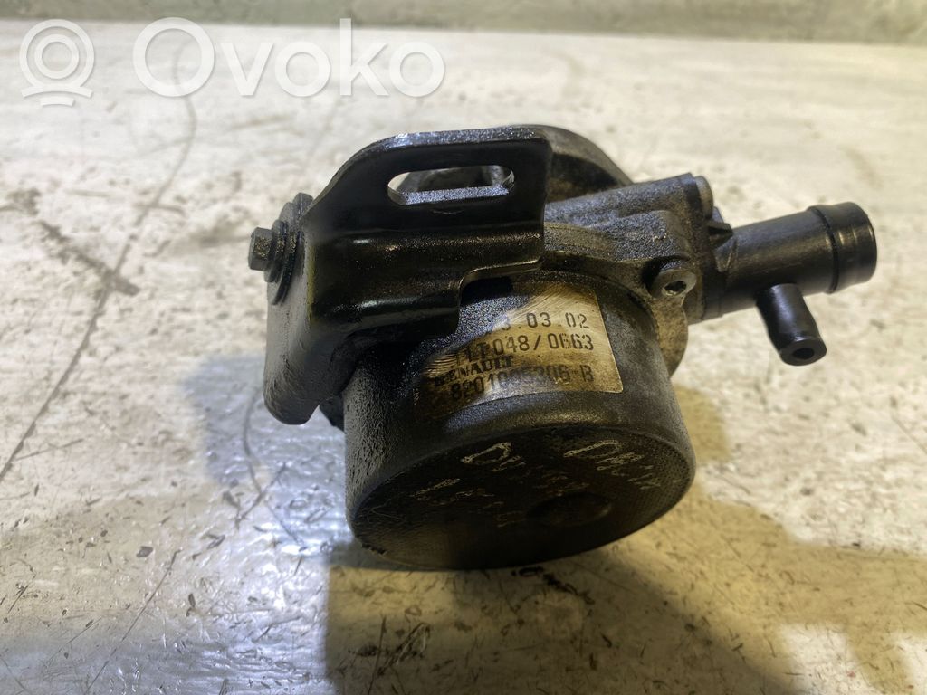 Renault Megane II Vacuum pump 
