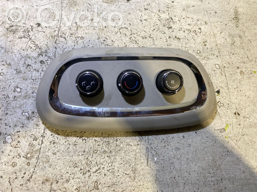 Dodge Durango Climate control unit 