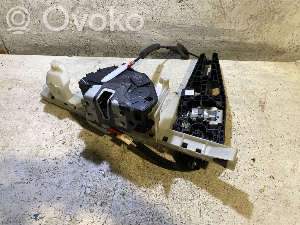 Priekšpusē slēdzene   FT4AA21812BB,212457,A21812