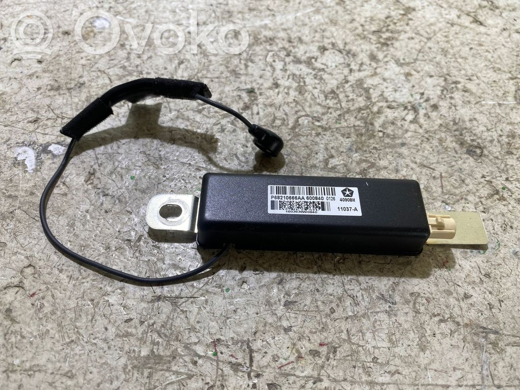 Antenos stiprintuvas   P68210666AA,6008400126,11037A,1603636W0840