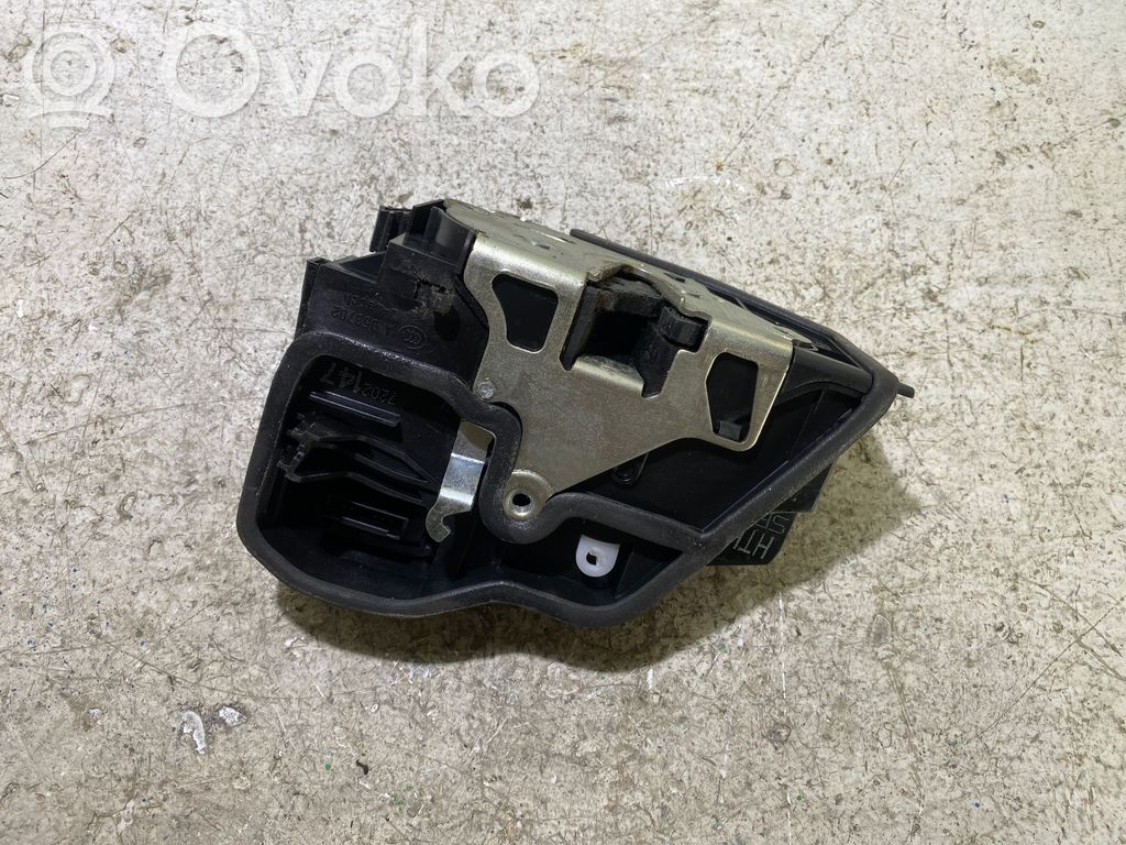 Rear door lock   A053702,7202147