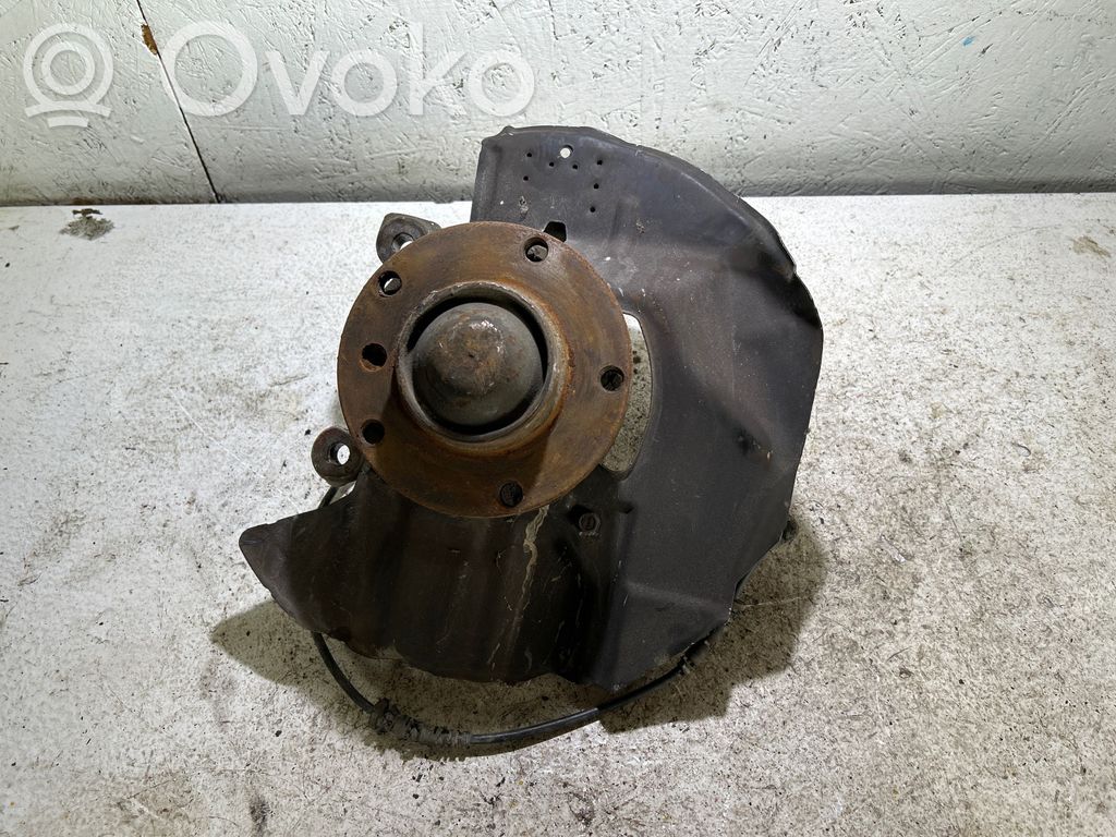 Front wheel hub