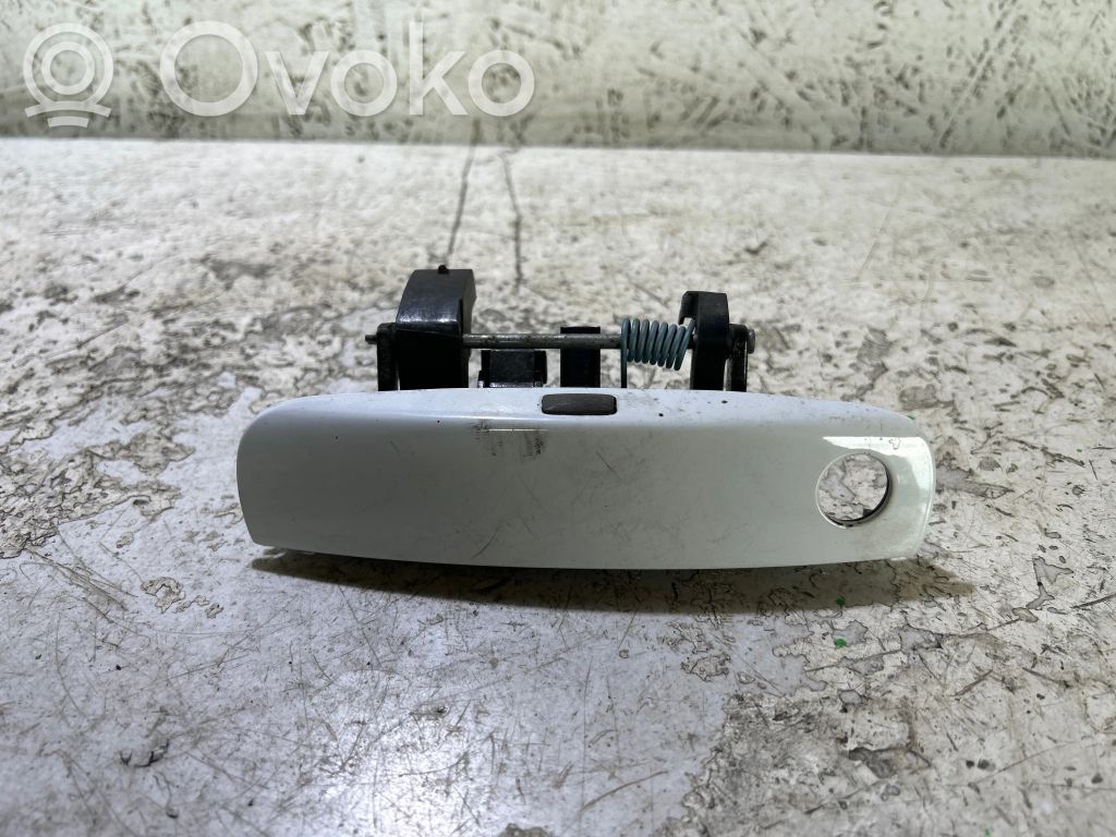 Dodge Challenger Front door exterior handle 