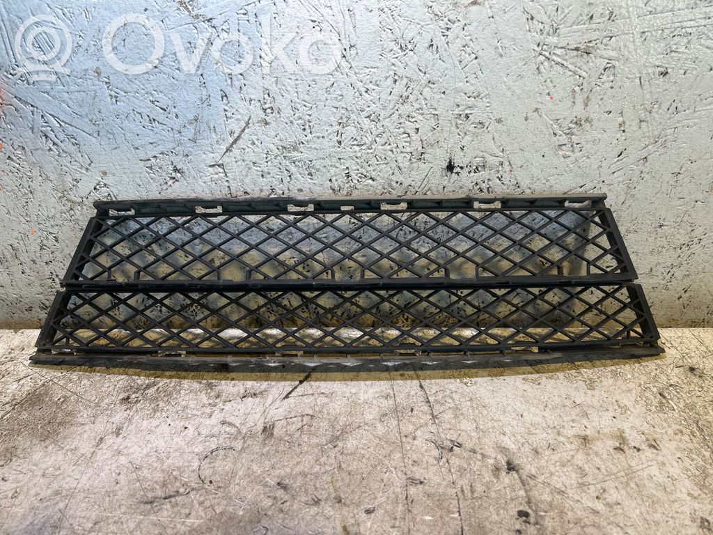 BMW 5 E60 E61 Grilă inferioară bară față 