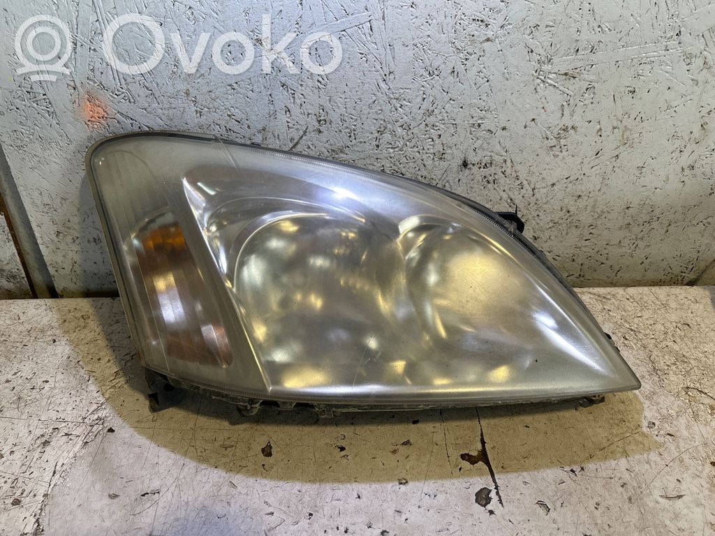 Toyota Corolla E120 E130 Lampa przednia 