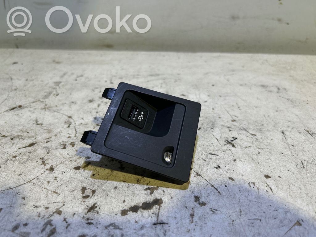 BMW X3 G01 USB socket connector 