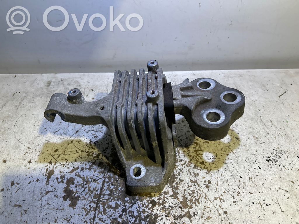 Jeep Cherokee KL Engine mount bracket 