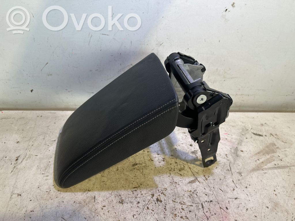 Volkswagen PASSAT B8 Armrest 