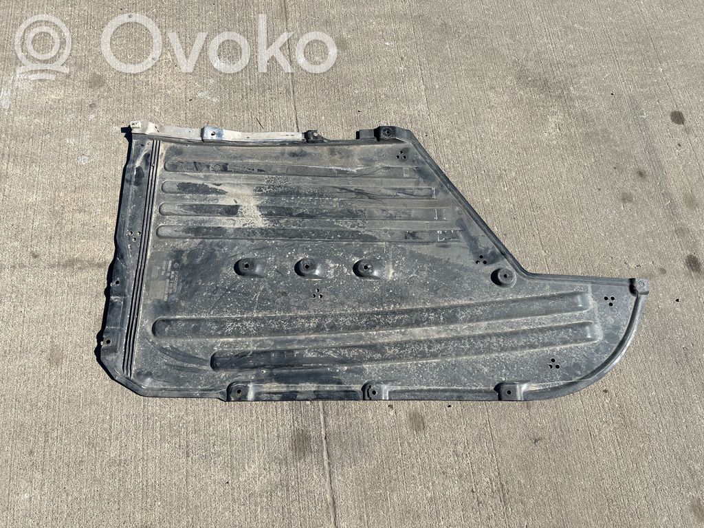 BMW 5 G60 G61 Vidurinė dugno apsauga 