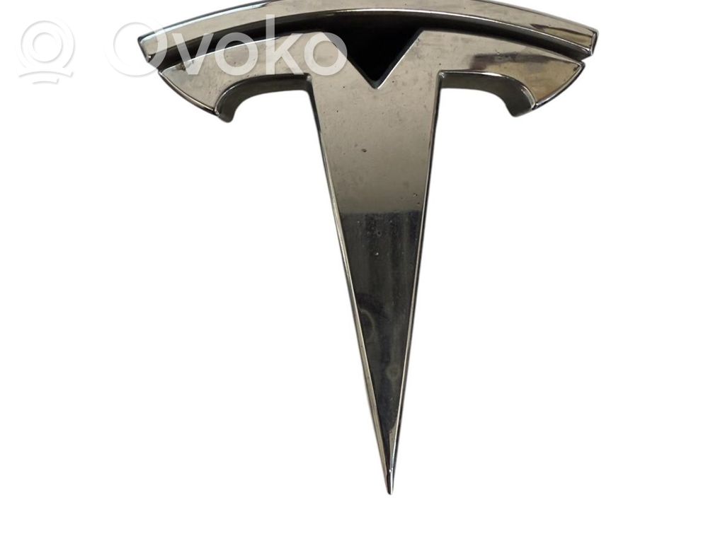Tesla Model S Ražotāja emblēma 