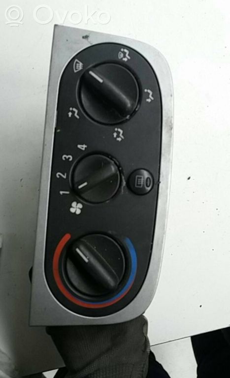 Opel Corsa C Climate control unit 