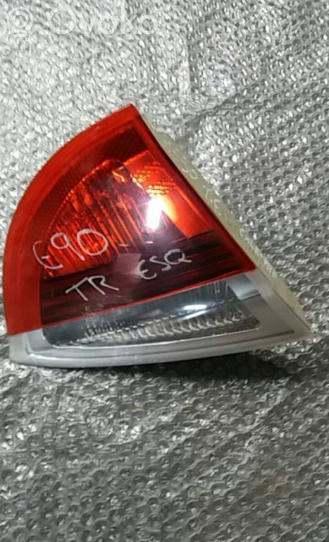 Tailgate rear/tail lights