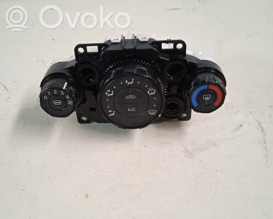 Ford Fiesta Panel klimatyzacji 