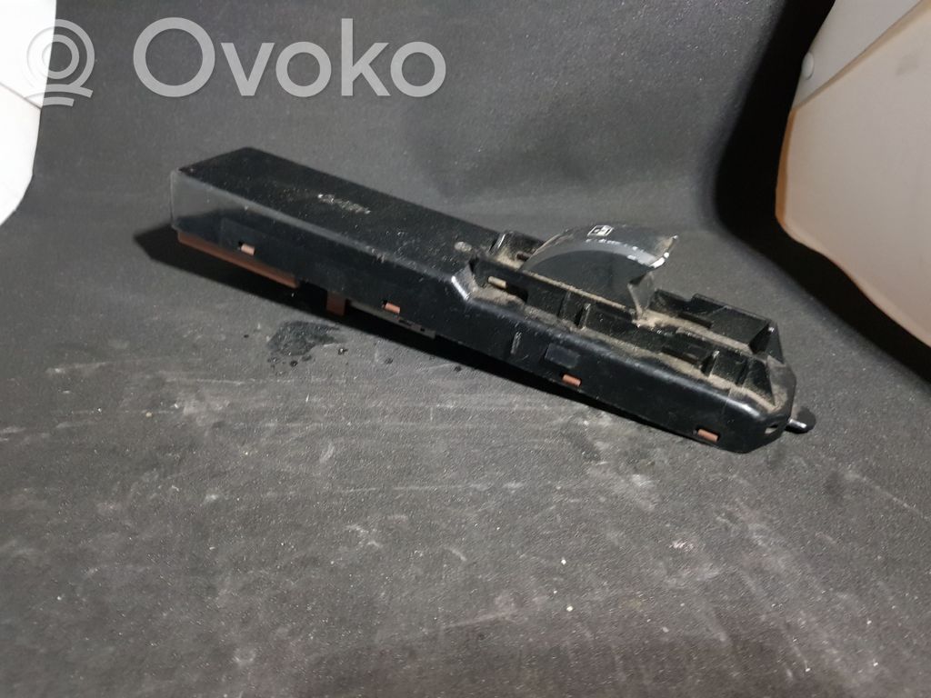 Electric window control switch   12801373