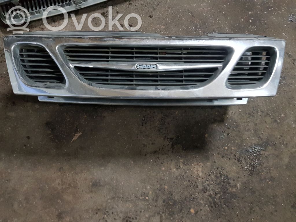 Saab 900 CD Front bumper upper radiator grill 