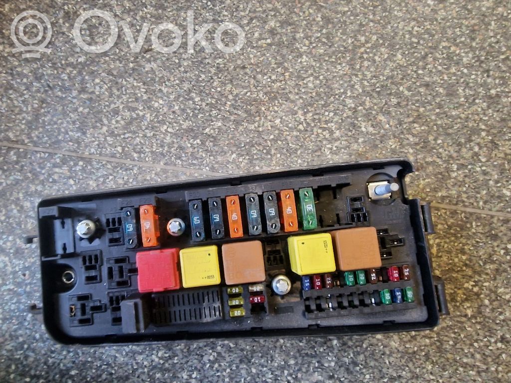 Opel Vectra C Fuse module 