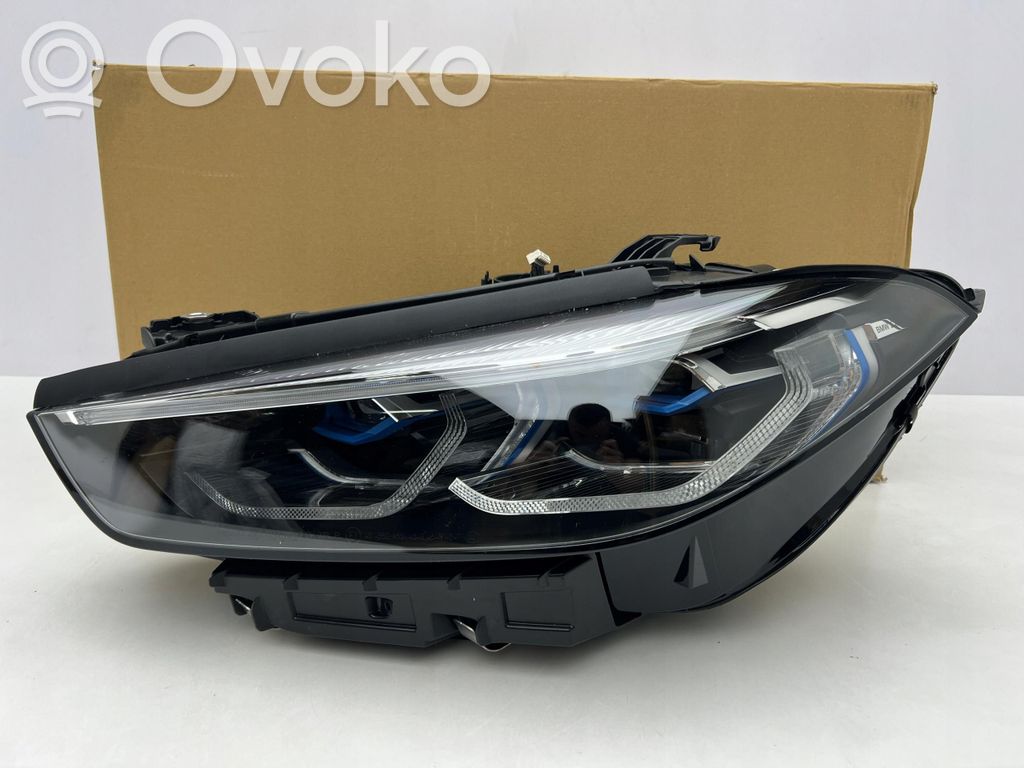BMW 8 G15 Lampa przednia 