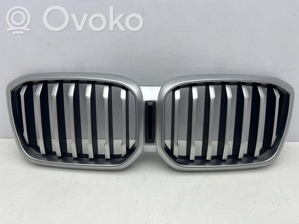 BMW X3 G01 Etupuskurin ylempi jäähdytinsäleikkö 