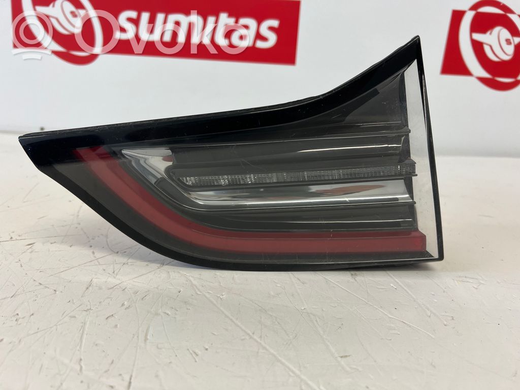 Tesla Model Y Takaluukun takavalot 