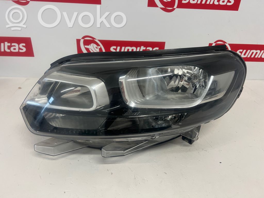 Opel Vivaro Priekšējais lukturis 