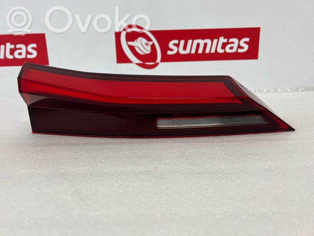 BMW X1 U11 Lampy tylnej klapy bagażnika 