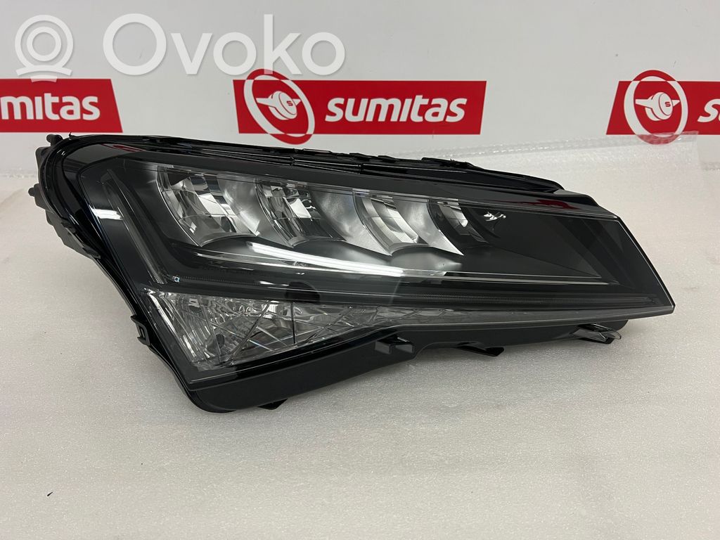 Skoda Superb B8 (3V) Lampa przednia 