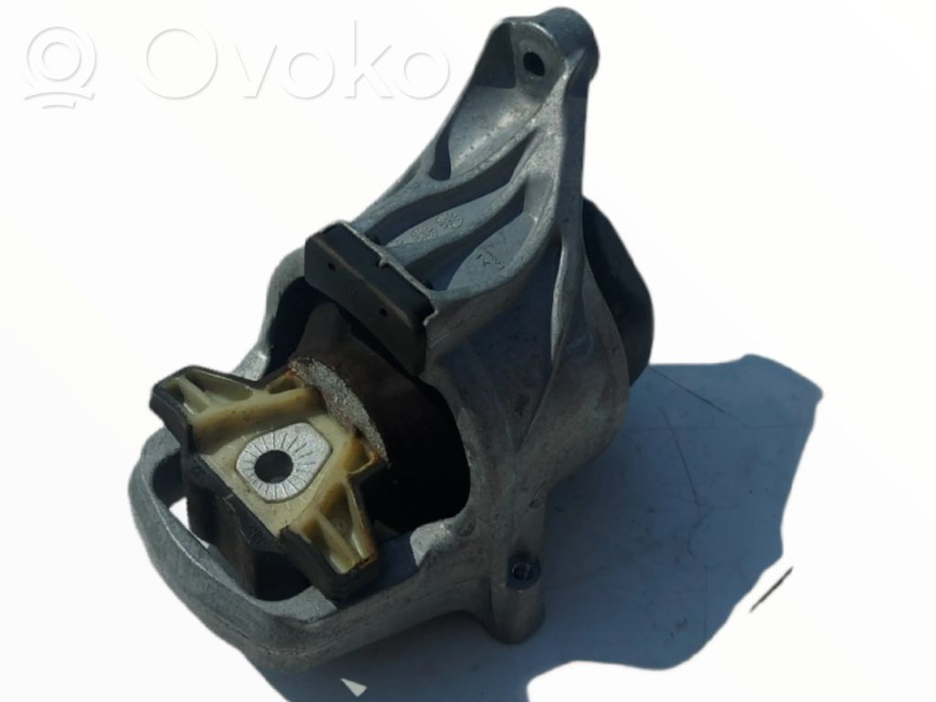 Audi A4 S4 B9 Engine mount bracket 
