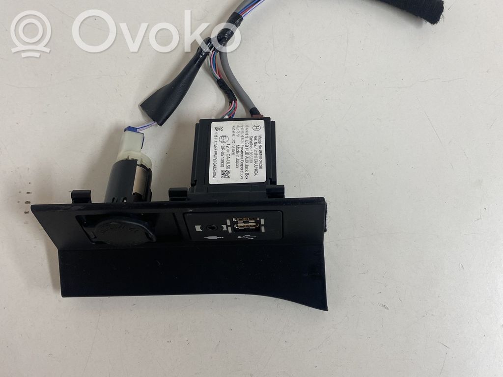 Enchufe conector USB   8619024030,5893248030