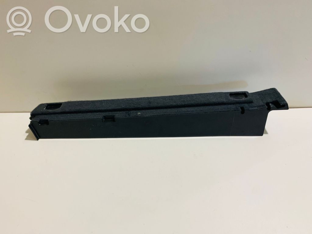 Keskikonsolin takasivuverhoilu   95B861827,8R0861827,A032728