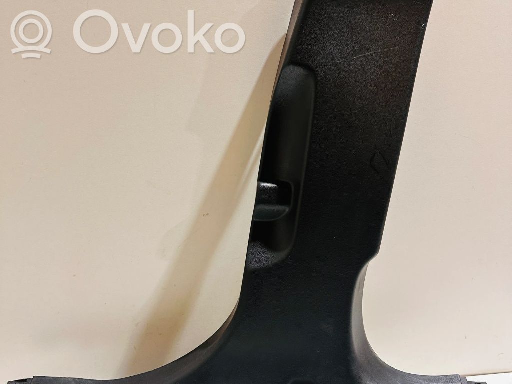 Maserati Ghibli Osłona dolna słupka / B 