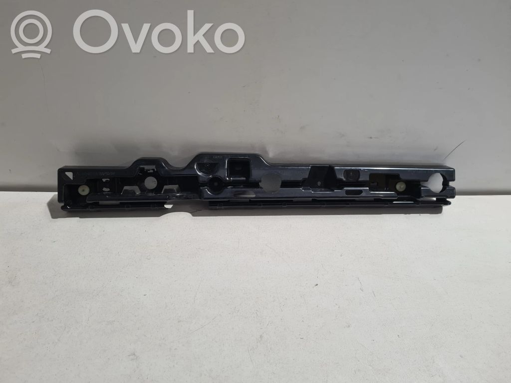 BMW 5 G30 G31 G38 Ślizg listwy progowej 
