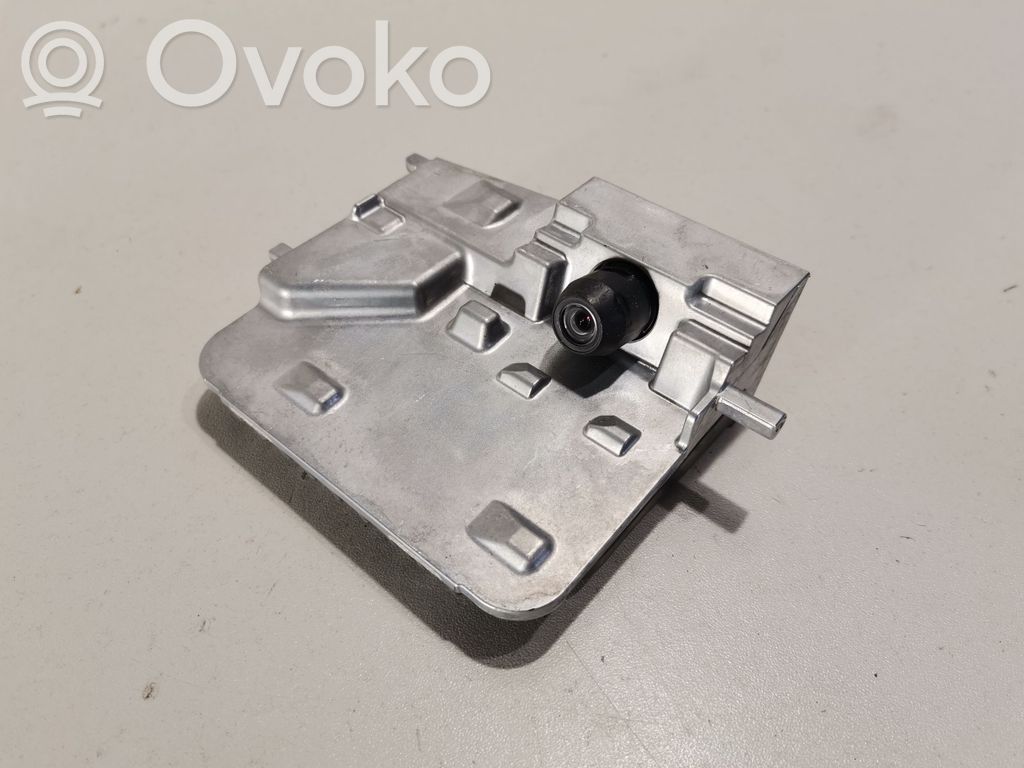 Windshield/windscreen camera   8646C78070