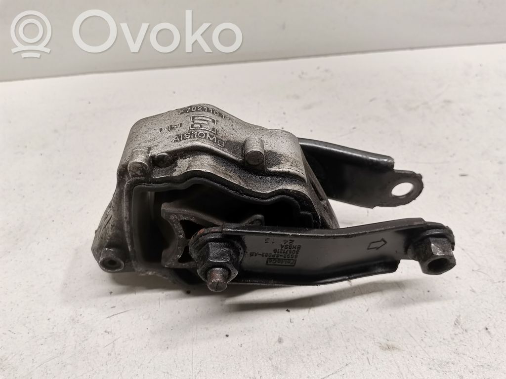 Volvo XC60 Engine mount bracket 