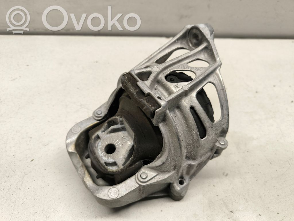Porsche Cayenne (9Y0 9Y3) Engine mount bracket 