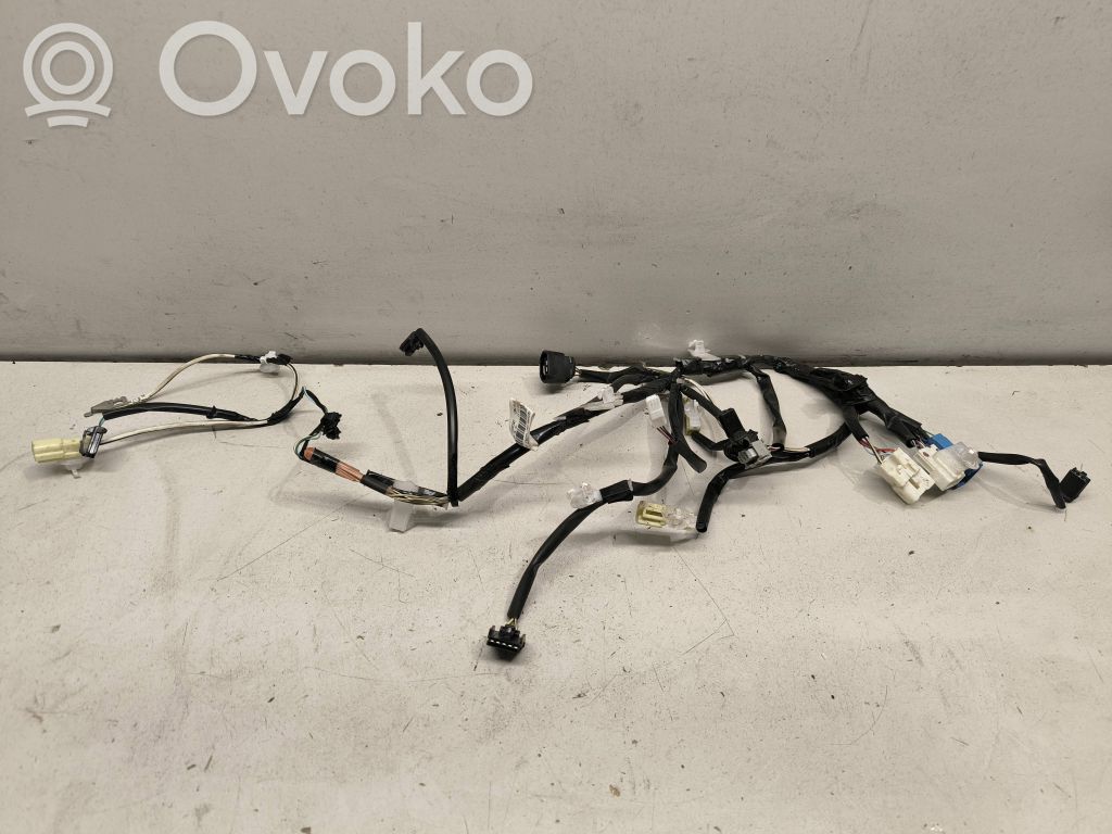 Toyota Avensis T270 Arnés de cableado de la puerta trasera/maletero 