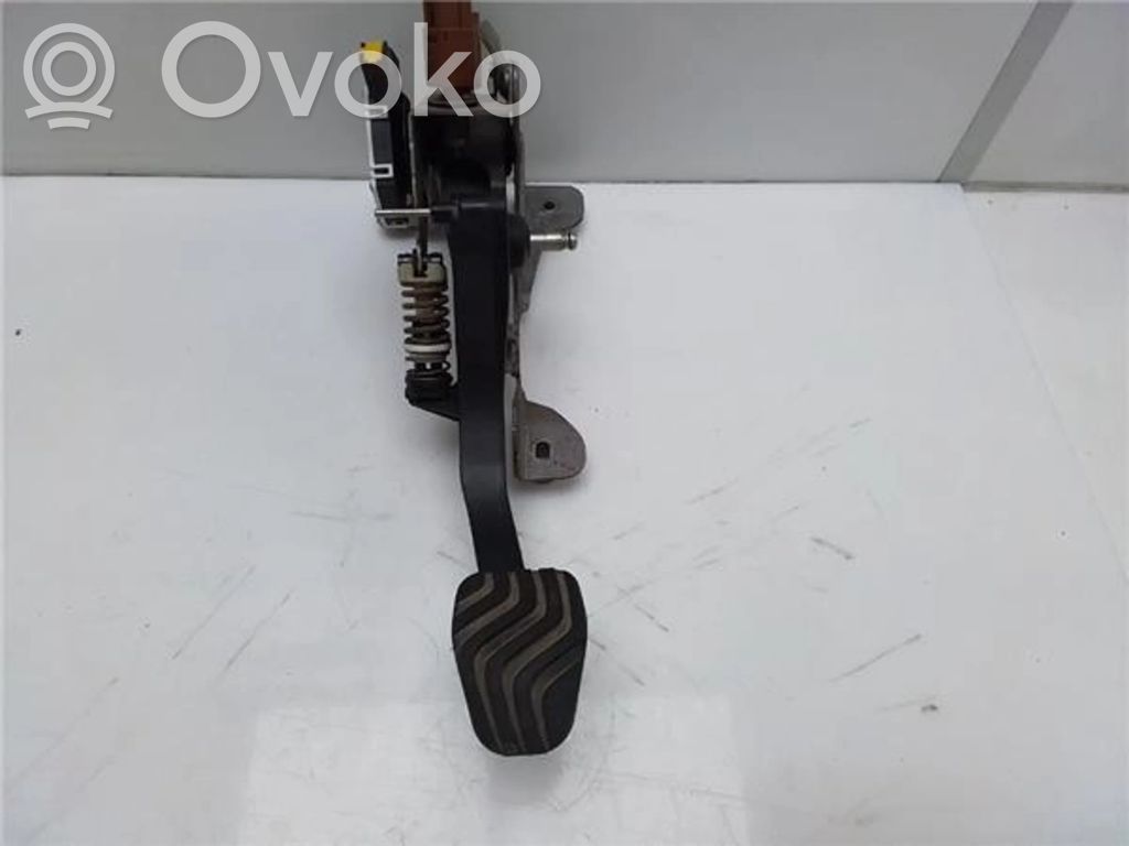 Pedal de embrague   465034208R