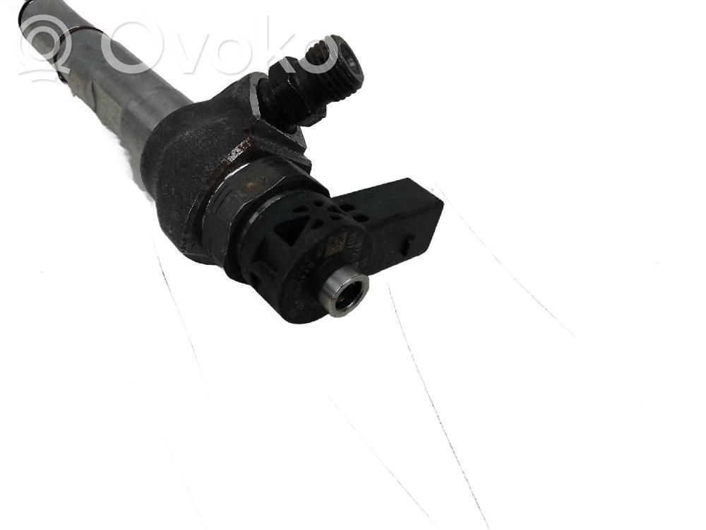 Inyector de combustible   04L130277K
