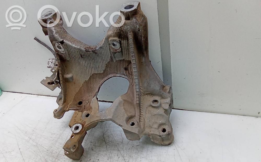 Engine mount bracket   8W0399296