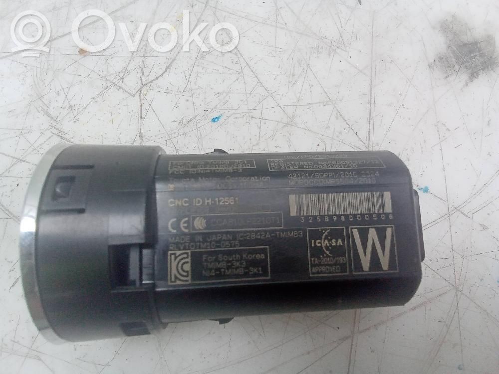 Toyota Prius+ (ZVW40) Moottorin start-stop-painike/kytkin 