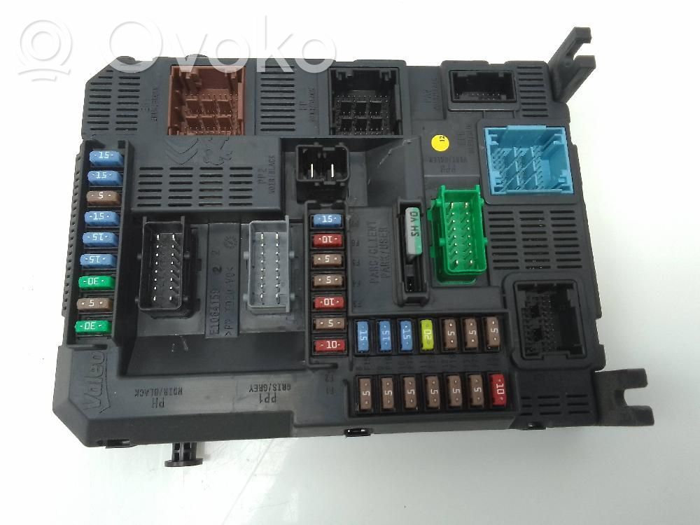 Módulo de fusible   E1064160