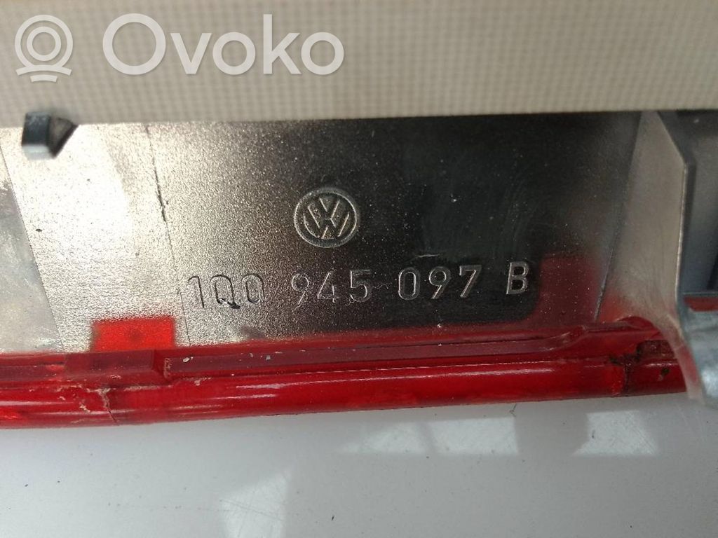 Volkswagen Eos Third/center stoplight 