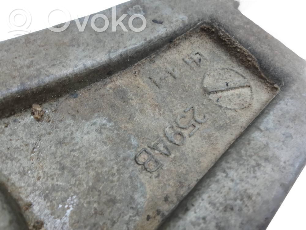 Jeep Cherokee Front lower control arm/wishbone 