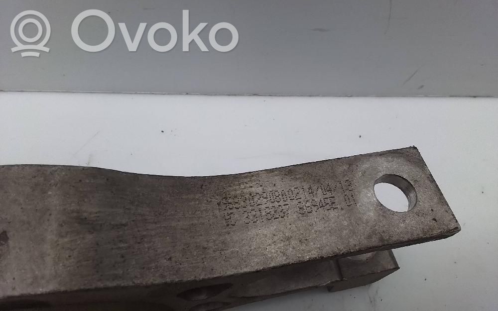 Peugeot 508 Engine mount bracket 