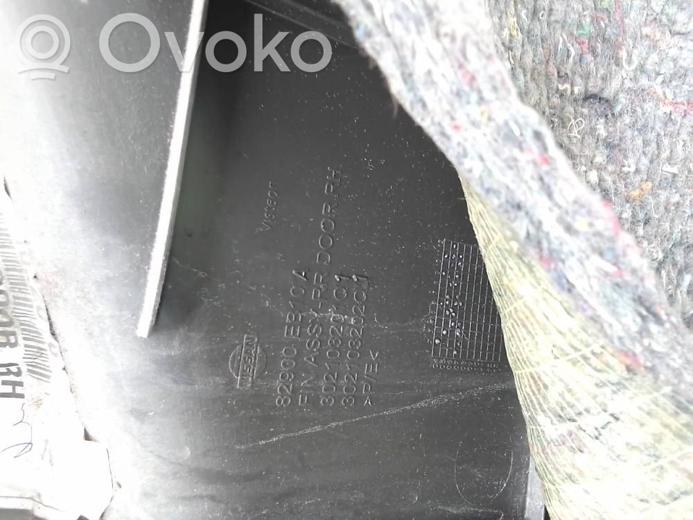 Nissan Navara Boczki / Poszycie drzwi tylnych 