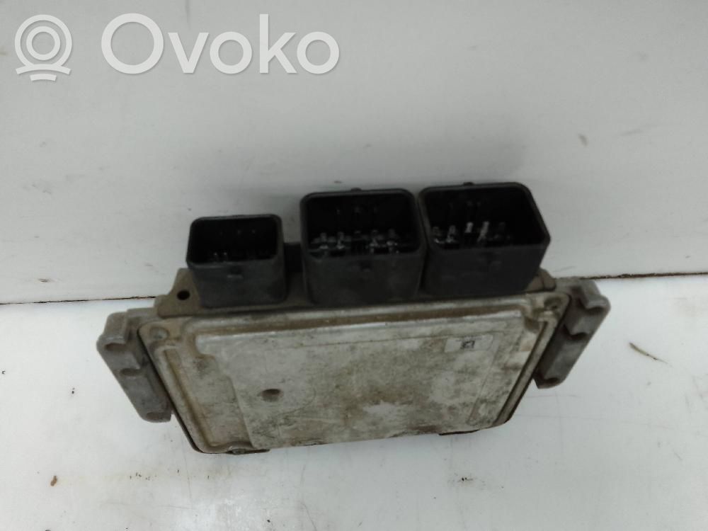 BMW 1 E82 E88 Engine control unit/module 