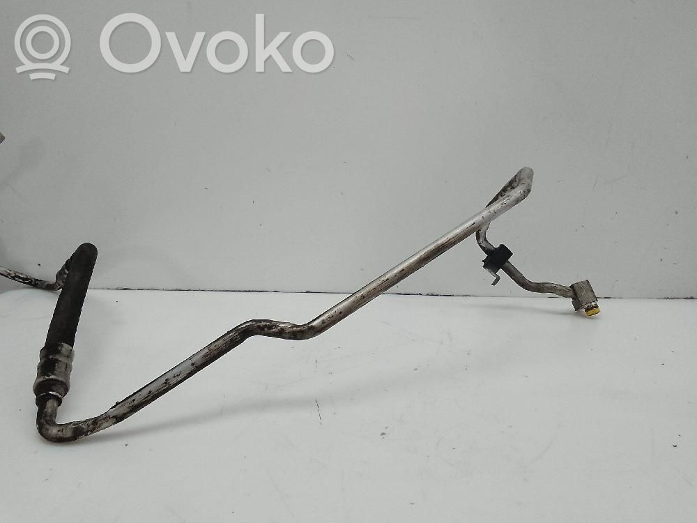 Ilmastointilaitteen putki (A/C)   6453697680403