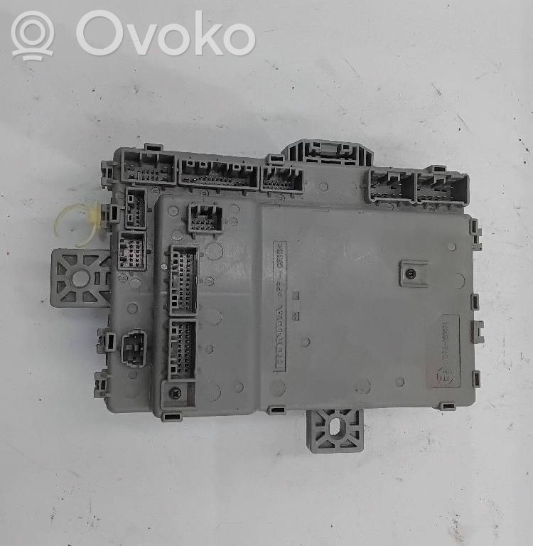 Honda Civic IX Sulakemoduuli 